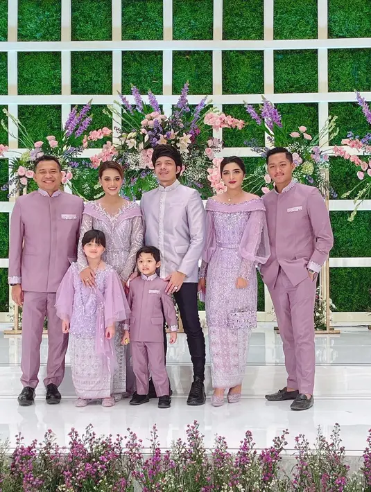 Lamaran Aurel Hermansyah (Instagram/ashanty_ash)