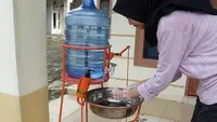 Cara Membuat Wastafel Cuci Tangan Outdoor dari Galon Bekas, Praktis dan Murah