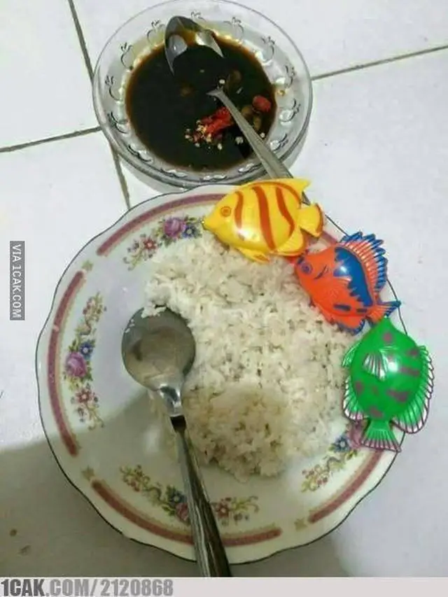 7 Cara Netizen Makan Ikan Ini Nyeleneh Banget, Bikin Geleng Kepala