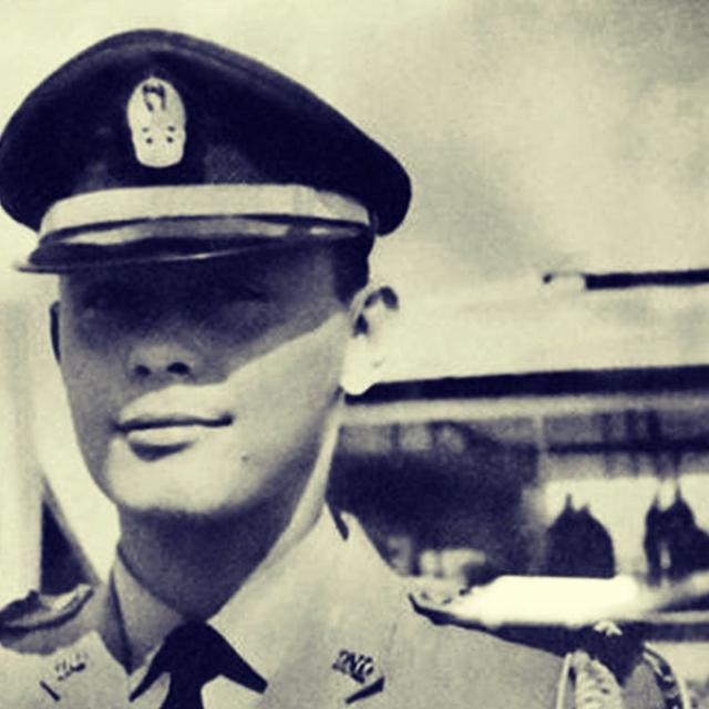 Gambar Wajah Ir Soekarno Hitam Putih