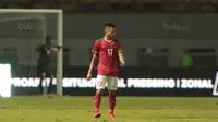 Pemain Timnas Indonesia U-23, Saddil Ramdani saat melawan Suriah U-23 pada laga persahabatan di Stadion Wibawa Mukti, Bekasi, Rabu (16/11/2017). Indonesia kalah 2-3. (Bola.com/NIcklas Hanoatubun)