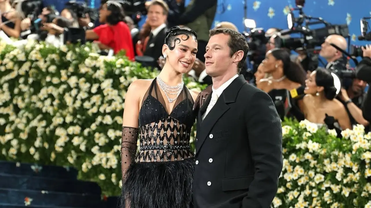 6 Gaya Couple di Met Gala 2025, Debut Romantis Dua Lipa-Callum Turner hingga Priyanka Chopra-Nick Jonas Tampil dengan Sentuhan Retro