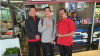 Gibran Rakabuming Raka bersama pasangan Purnomo-Teguh tiba di Jakarta untuk ikut uji kelayakan di DPP PDIP. (Liputan6.com/Fajar Abrori)