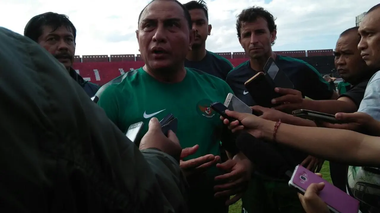 Ketua Umum PSSI, Edy Rahmayadi saat menyambangi pemusatan latihan timnas di Bali