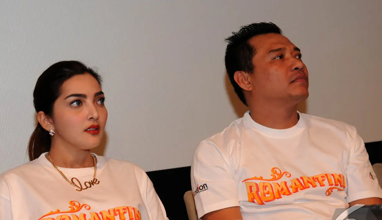 Anang dan Ashanty sempat berbahagia dengan enam minggu kehamilan yang dijalani Ashanty. Namun akibat terlalu lelah, Ashanty mengalami keguguran. Pasangan ini pun harus bersabar untuk mendapatkan momongan (Liputan6.com/Faisal R Syam)