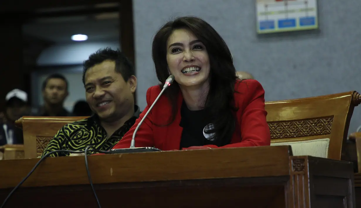 Juru bicara Kami Musik Indonesia (KMI), Glenn Fredly saat di Gedung DPR mengatakan bahwa musik  harus punya tata kelola yang baik. Apalagi musik selama ini menjadi bagian dari masyarakat. (Nurwahyunan/Bintang.com)