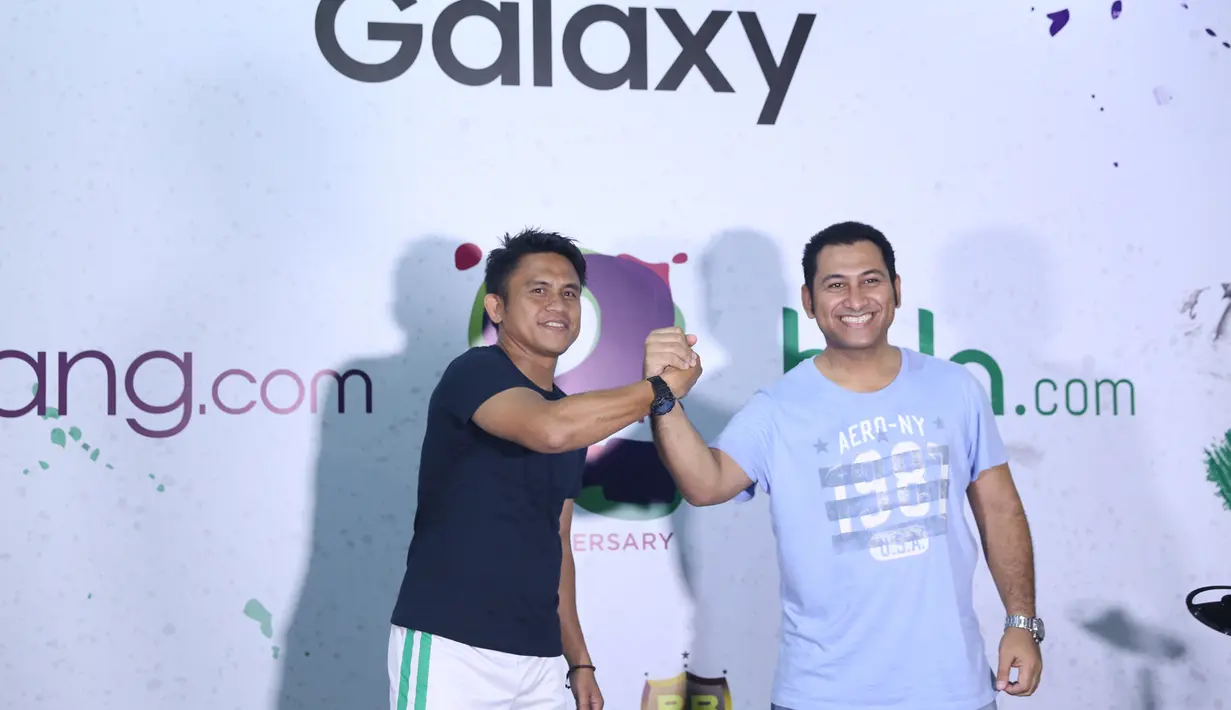 Tim futsal dari para selebriti melawan eks Timnas Indonesia sebagai rangkaian penutup acara kompetisi futsal dan chant dalam acara ulangtahun Bintang.com dan Bola.com. (Adrian Putra/Bintang.com)