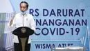 Presiden Joko Widodo memberikan keterangan pers saat meninjau Rumah Sakit Darurat Penanganan COVID-19 Wisma Atlet Kemayoran, Jakarta, Senin (23/3/2020). (ANTARA FOTO/Hafidz Mubarak A/Pool)