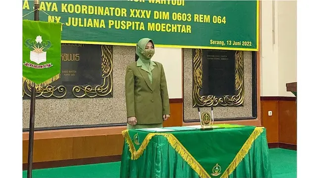 6 Potret Juliana Moechtar Dilantik Jadi Anggota Persit, Tampil Anggun Pakai Seragam