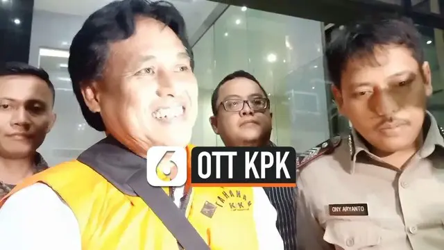 KPK menahan 2 pejabat PUPR dan 1 pengusaha dalam kasus korupsi pembangunan jalan di Kalimantan Timur. Ketiganya terjaring OTT yang digelar oleh KPK.