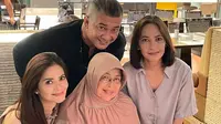 Potret cantik kakak kandung Cut Tary bersama keluarganya (Instagram/ cuttaryofficial)