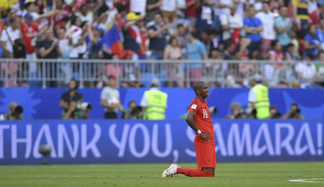 3. Ashley Young - Inggris. (AFP/Manan Vatsyayana)