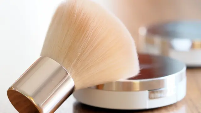 Ternyata Ini Lho Trik Menggunakan Ulang Sunscreen Tanpa Merusak Makeup, Sudah Tahu?