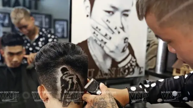 model rambut unik