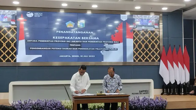 Gubernur Bali I Wayan Koster bertemu Penjabat (Pj) Gubernur DKI Jakarta Heru Budi Hartono di Balai Kota DKI Jakarta, Senin (10/7/2023).