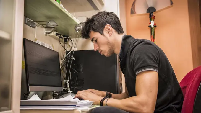 3 Tips Agar Duduk Seharian di Kantor Tak Bikin Kamu Lelah