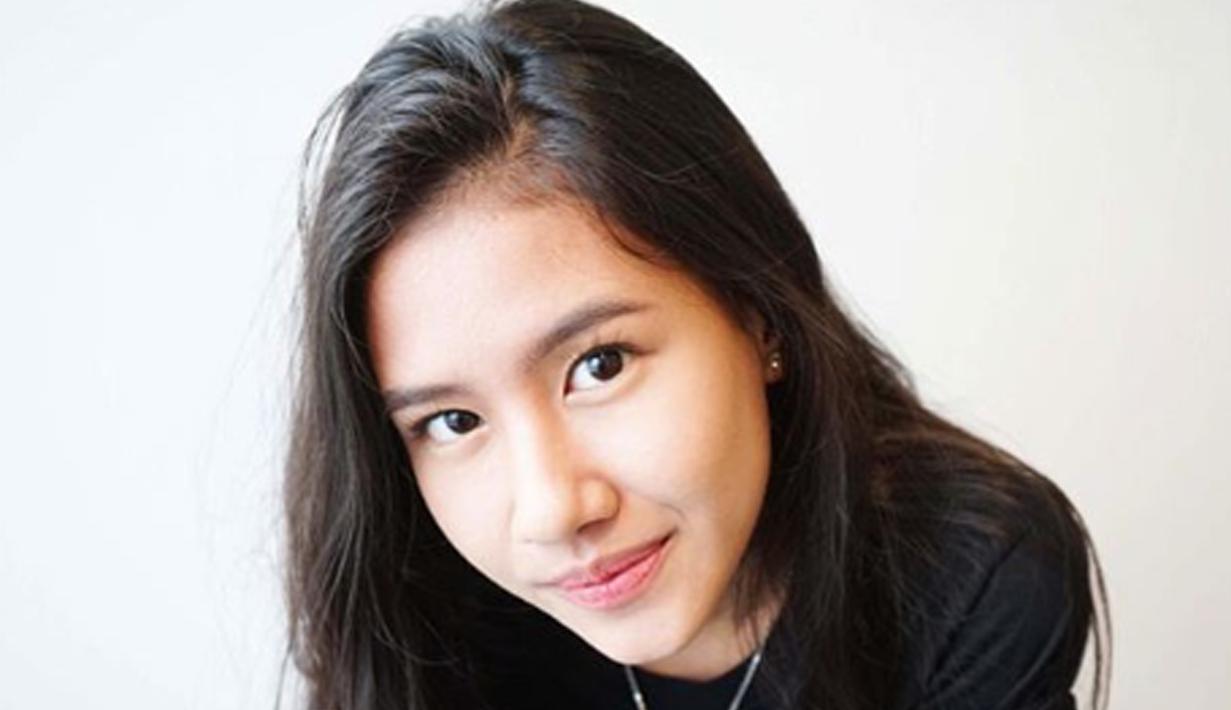 Foto Potret Shenina Cinnamon Mantan Pacar Jefri Nichol Yang Manis Abis Showbiz Liputan6 Com