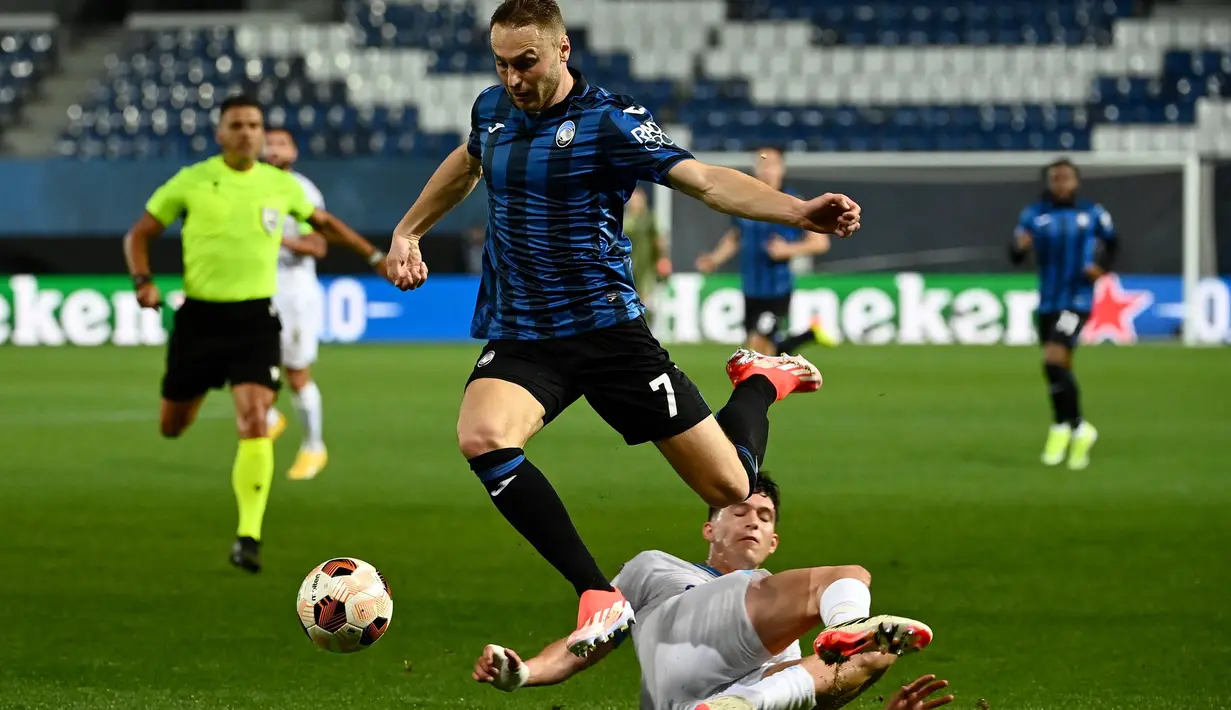 Sebelumnya, pada leg pertama semifinal Liga Europa, Atalanta dan Marseille bermain imbang 1-1.  (Isabella BONOTTO/AFP)