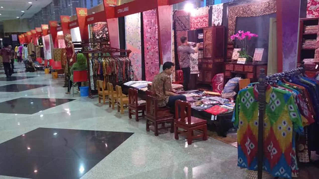 5 Alasan Harus ke Pameran Adiwastra  Nusantara 2015  