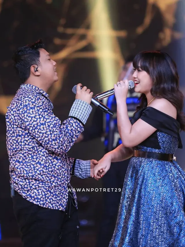 6 Pasangan Selebriti yang Pacaran Usai Bikin Konten Bareng, Ada Fuji dan Sisca Kohl