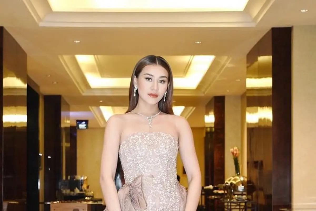 Gaya Glamor Aaliyah Massaid