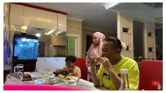 8 Momen Nathalie Holscher dan Sule Kembali Buka Puasa Bersama, Kompak Banget