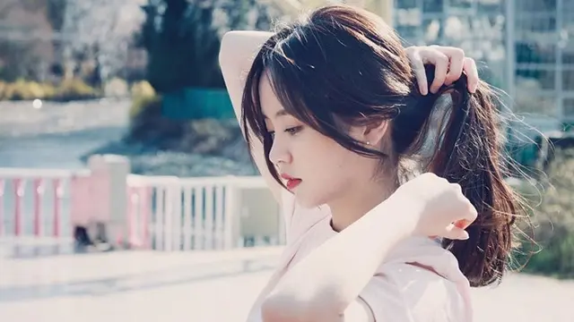 Tayang di Netflix, Ini 6 Potret Kim So Hyun Si Pemeran Utama di Drama Love Alarm
