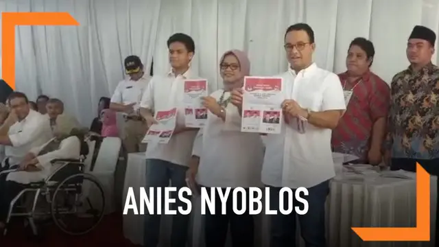 Gubernur DKI Jakarta Anies Baswedan bersama keluarga telah menggunakan hak pilihnya di TPS 60 Cilandak Barat Rabu (17/4) Pagi.
