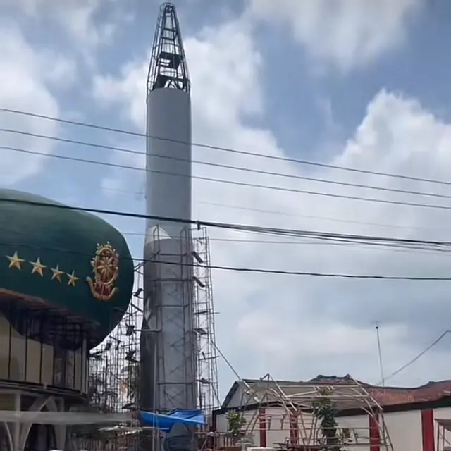 Masjid unik beratap baret TNI