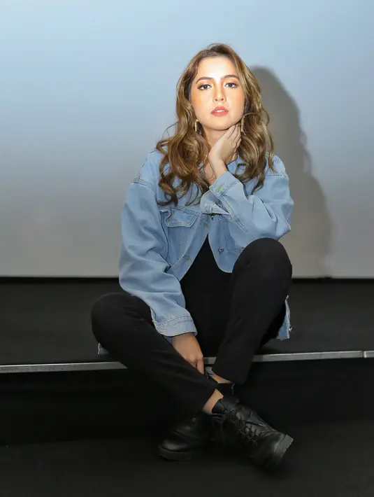 Film Aib #Cyberbully garapan rumah produksi Surya Films dan Anami Films akan di tayangkan serentak pada 2 Agustus mendatang. Wendy Wilson berperan sebagai Donna, anggota salah satu geng yang sering kali membully teman-temannya. (Adrian Putra/Bintang.com)