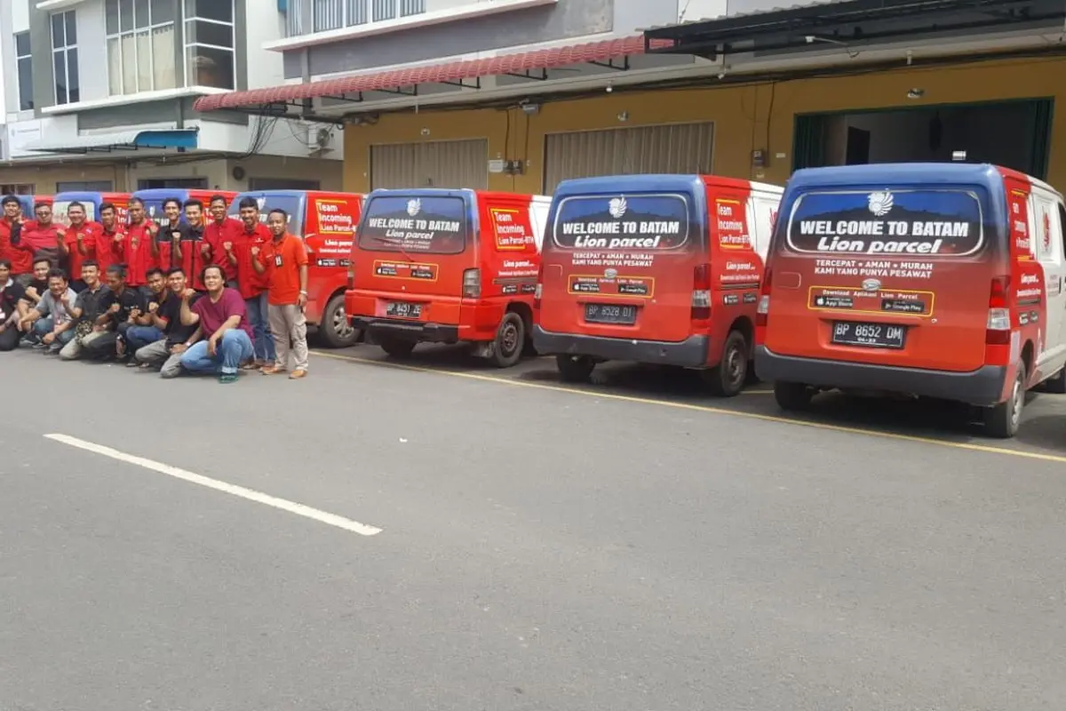 Ilustrasi Lion Parcel.