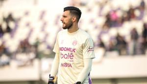 Pemain Persita Tangerang,&nbsp;Igor Rodrigues saat berhadapan dengan Persebaya Surabaya&nbsp;pada pekan kedua BRI Super League 2025/2026 di Indomilk Arena, Sabtu (16/8/2025). (Bola.com/ Abdul Aziz)