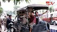 Puluhan pedagang kaki lima di Kota, Depok, Jabar, yang berdagang di jalur hijau terjadi razia Satpol PP. Mereka didenda dan diancam kurungan penjara jika kembali melakukan tindakan serupa. 