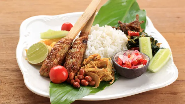 4 Tempat Makan Nasi Campur Terkenal di Bali, Enaknya Dijamin Nagih