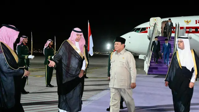 Tiba di Jeddah, Prabowo akan Bertemu Putra Mahkota Arab Saudi untuk Bahas Haji