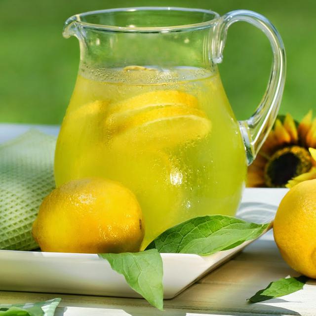 Air Lemon Bisa Bantu Turunkan Berat Badan Lifestyle Fimela Com