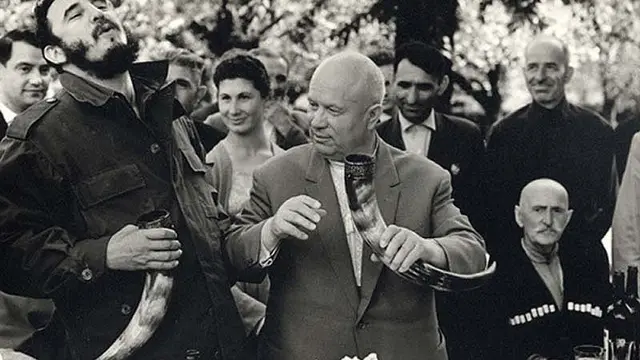 Fidel Castro Bersama Nikita Khrushchev