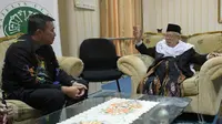 Menpora Imam Nahrawi menemui Ketua Umum Majelis Ulama Indonesia, KH. Ma’ruf Amin untuk menyampaikan permohonan secara resmi dukungan dan doa demi suksesnya penyelenggaraan Asian Games.