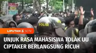 Unjuk rasa menolak Undang-Undang Cipta Kerja di Semarang, berlangsung ricuh. Polisi sampai lepaskan tembakan gas air mata untuk membubarkan aksi mahasiswa.
