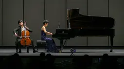 Sebuah pertunjukan musik dipentaskan di Gedung Konser Shanghai (Shanghai Concert Hall) di Shanghai, China timur (6/9/2020). Gedung yang dibangun pada 1930 itu dikenal sebagai bangunan kebudayaan penting di Shanghai. (Xinhua/Wang Xiang)