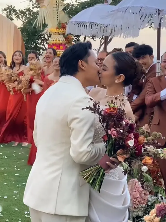 Resepsi kedua Mahalini dan Rizky Febian (Instagram/thebridestory)