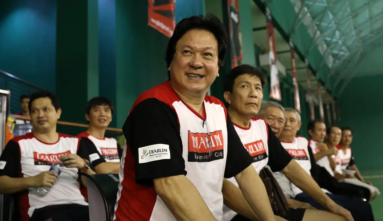 Liem Swie King dan beberapa legenda bulutangkis PB Djarum hadir sebagai juri di audisi kota terakhir di Kudus. Kamis (3/9/2015). (Bola.com/Arief Bagus)