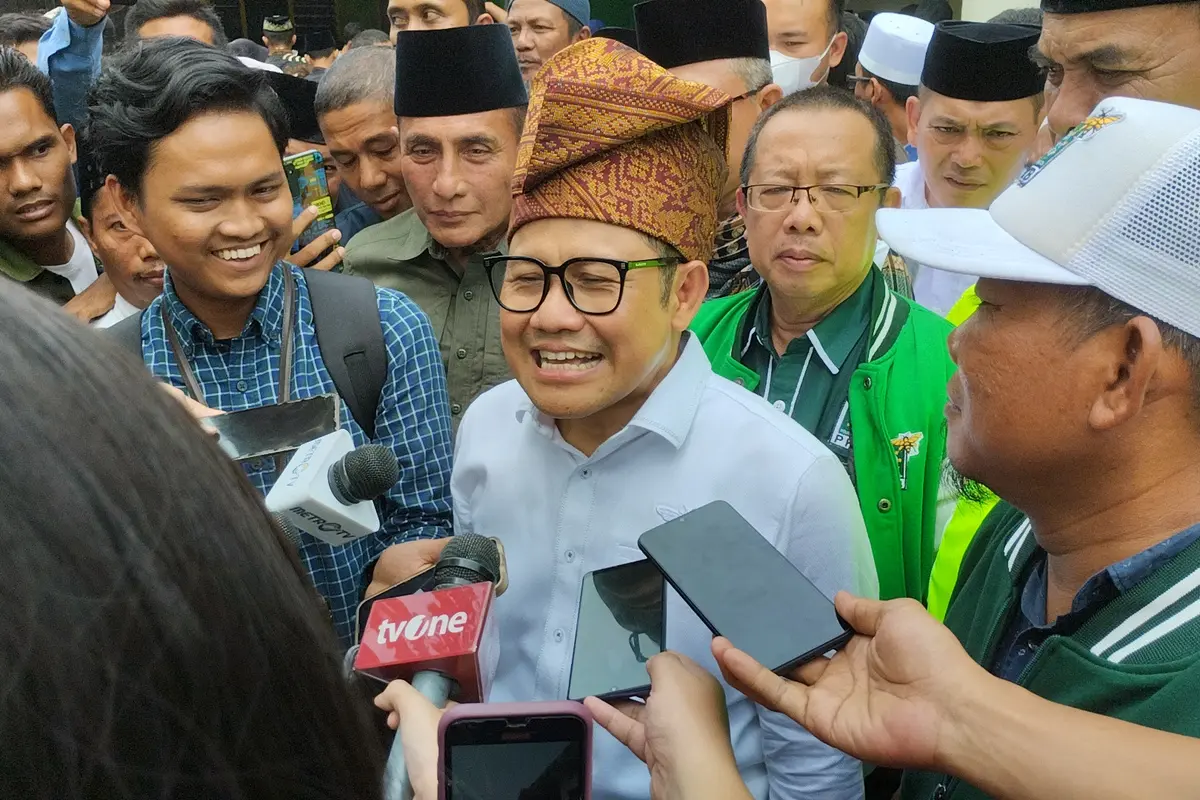 Calon wakil presiden (cawapres) nomor urut satu Muhaimin Iskandar alias Cak Imin menyinggung soal nasib-nasib guru-guru di Indonesia yang masih jauh dari kesejahteraan. Terutama kesejahteraan guru-guru agama.