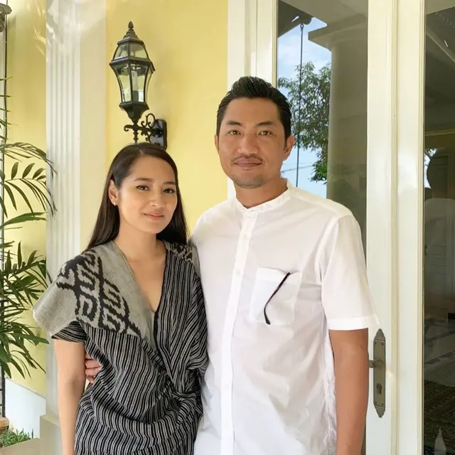 Sebulan Menikah, Ini 7 Momen Mesra Niken Anjani dengan Suami