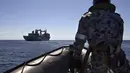Pemerintah Australia telah mengerahkan Angkatan Lautnya sebanyak 1000 personel untuk mencari puing MH370 tetapi belum juga membuahkan hasil (2/4/2014) (REUTERS/Australian Defence Force).