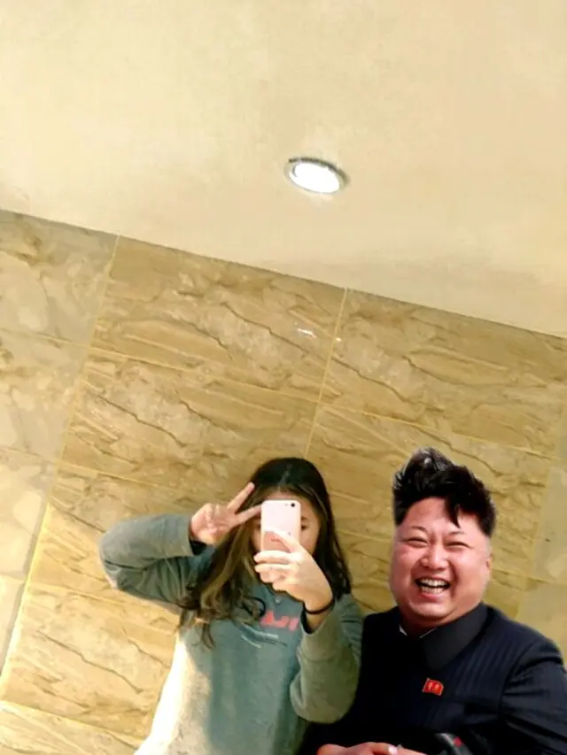 Wanita Ini Minta Fotonya Diedit Bareng Orang Korea, 6 Hasilnya Bikin Geleng Kepala