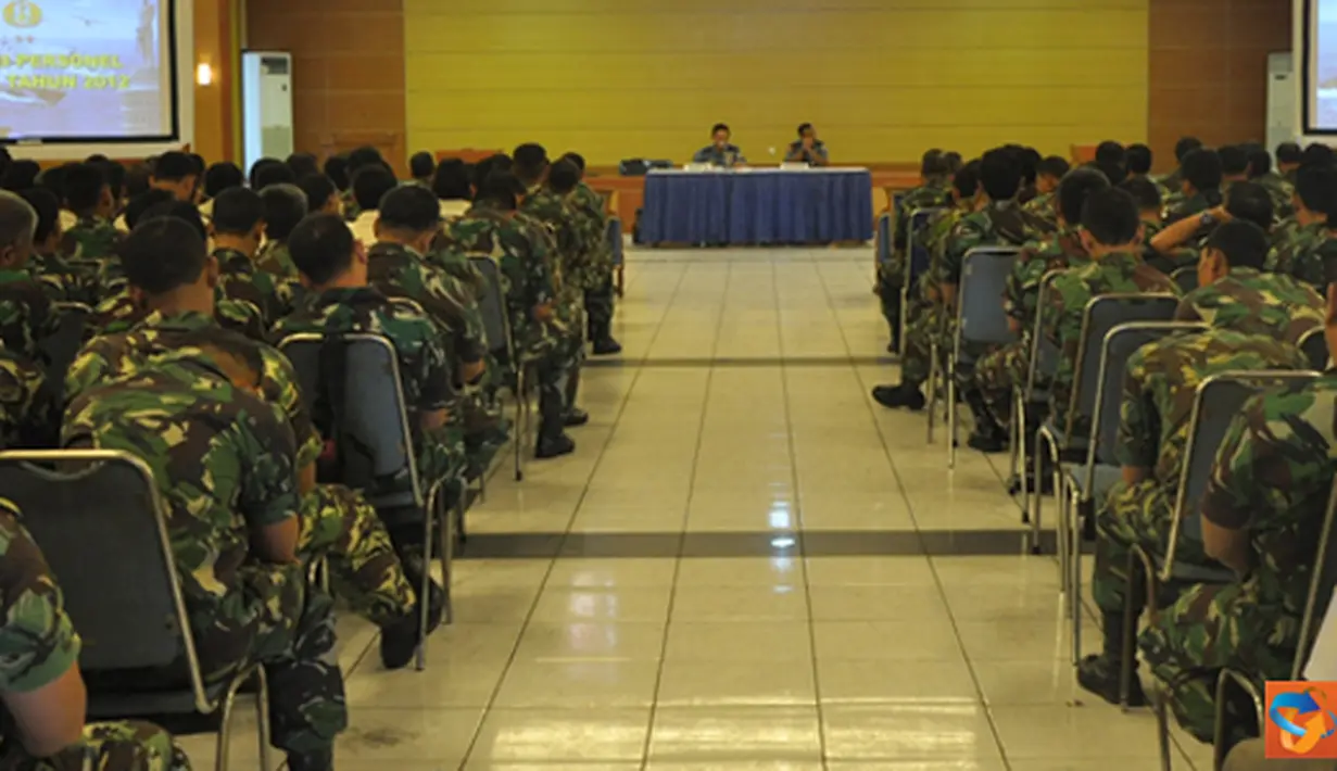 Citizen6, Surabaya: Usai dibuka Wadan Kobangdikal Brigjen TNI P.Verry Kunto. G, Waaspers Kasal langsung memberikan arahan tentang maksud dan tujuan pelaksanaan Safari Binpers. (Pengirim: Penkobangdikal)
