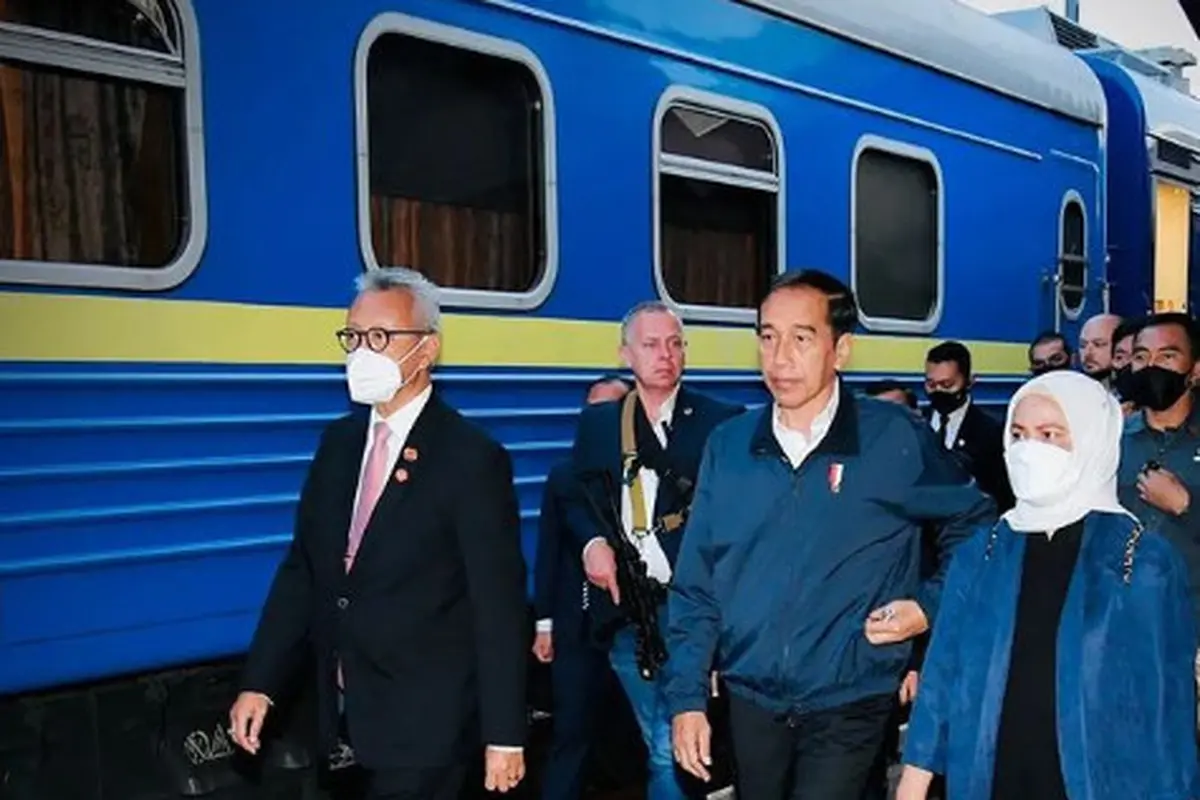 Tampilan Iriana saat Dampingi Jokowi Barkunjung ke berbagai negara