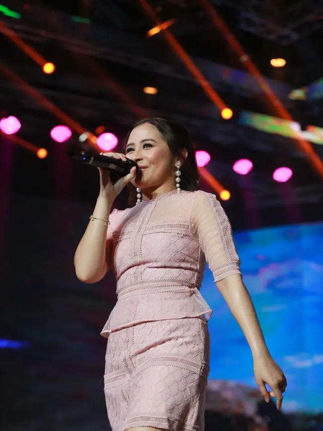 [Fimela] Prilly Latuconsina