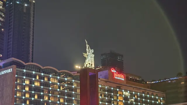 Hasil foto dengan kamera telefoto F2.4 Night Mode di Samsung Galaxy Z Fold4 5G (Liputan6.com/Giovani Dio Prasasti)